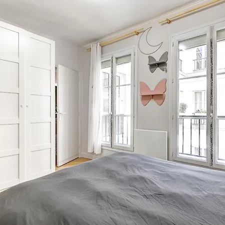 Bm-style Parisien A Proximite De Republique * باريس