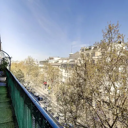 Bm-style Parisien A Proximite De Republique * باريس